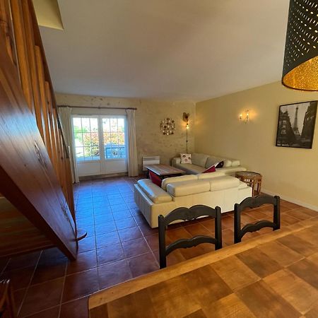 Gites Le Mathelin Lamothe-Montravel Buitenkant foto