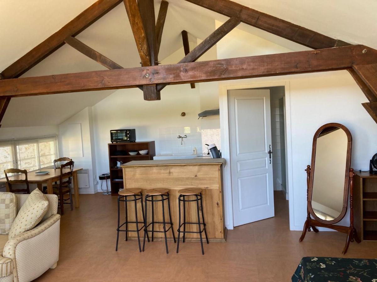 Gites Le Mathelin Lamothe-Montravel Buitenkant foto